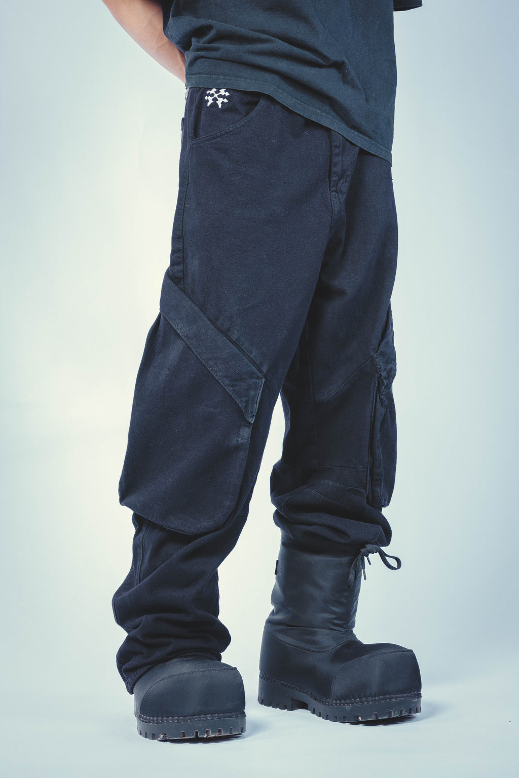 SHADE CARGO PANTS BLACK UNISEX