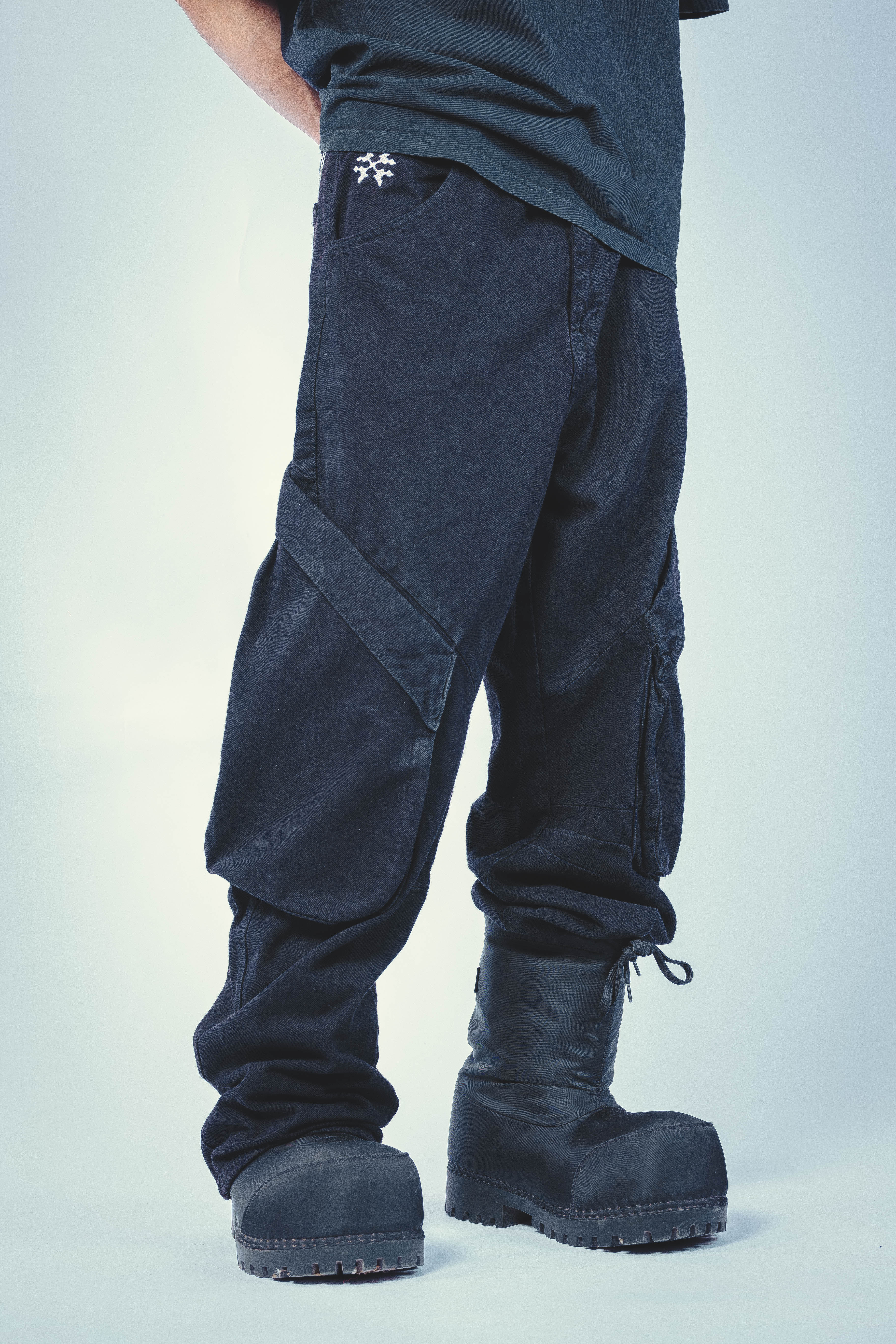 SHADE CARGO PANTS BLACK UNISEX