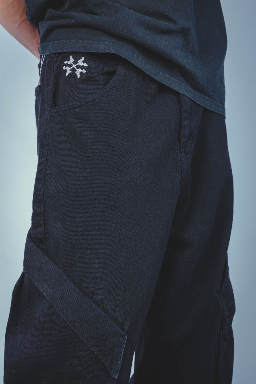 SHADE CARGO PANTS BLACK UNISEX