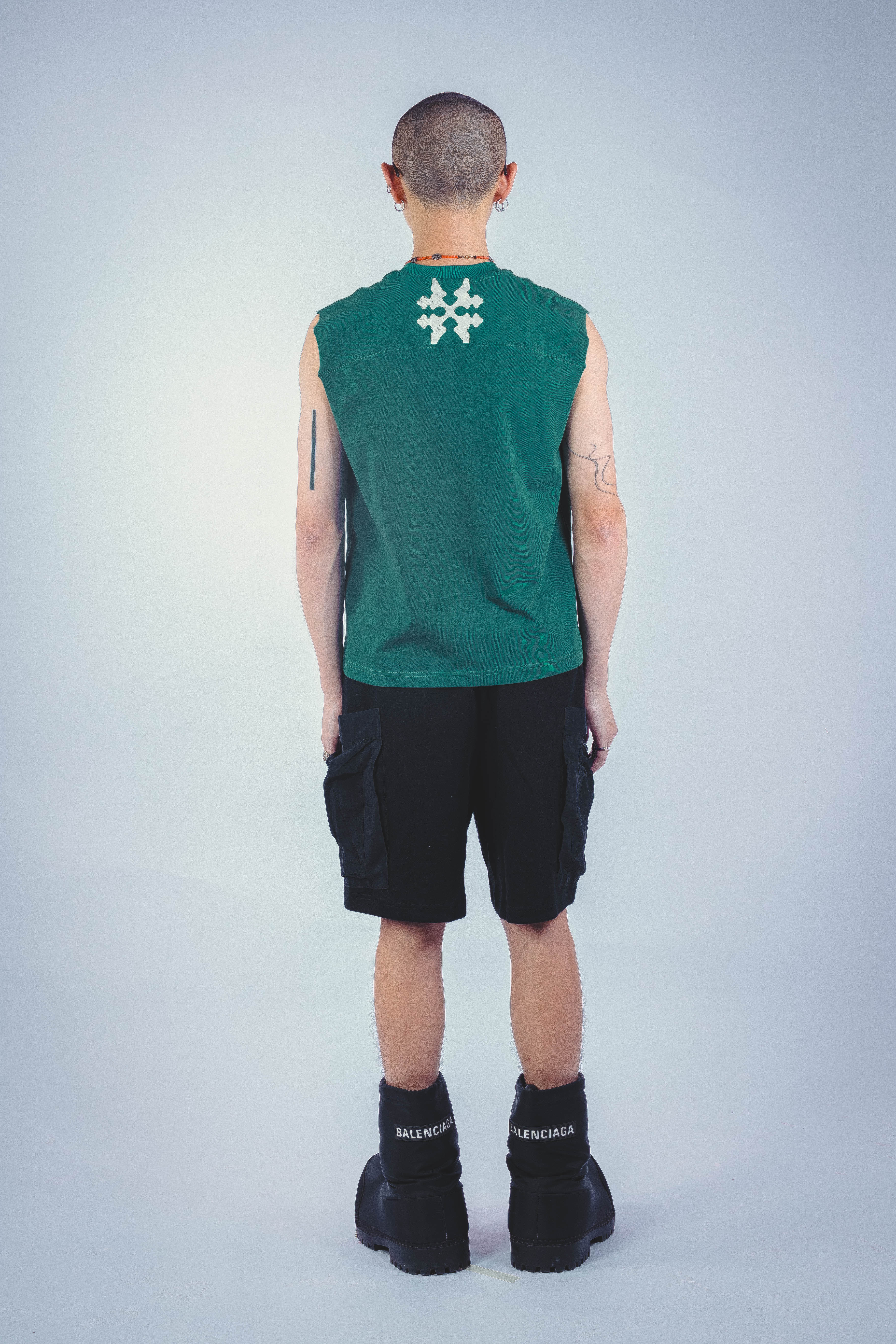 DRAPE SLEEVELESS TSHIRT GREEN UNISEX
