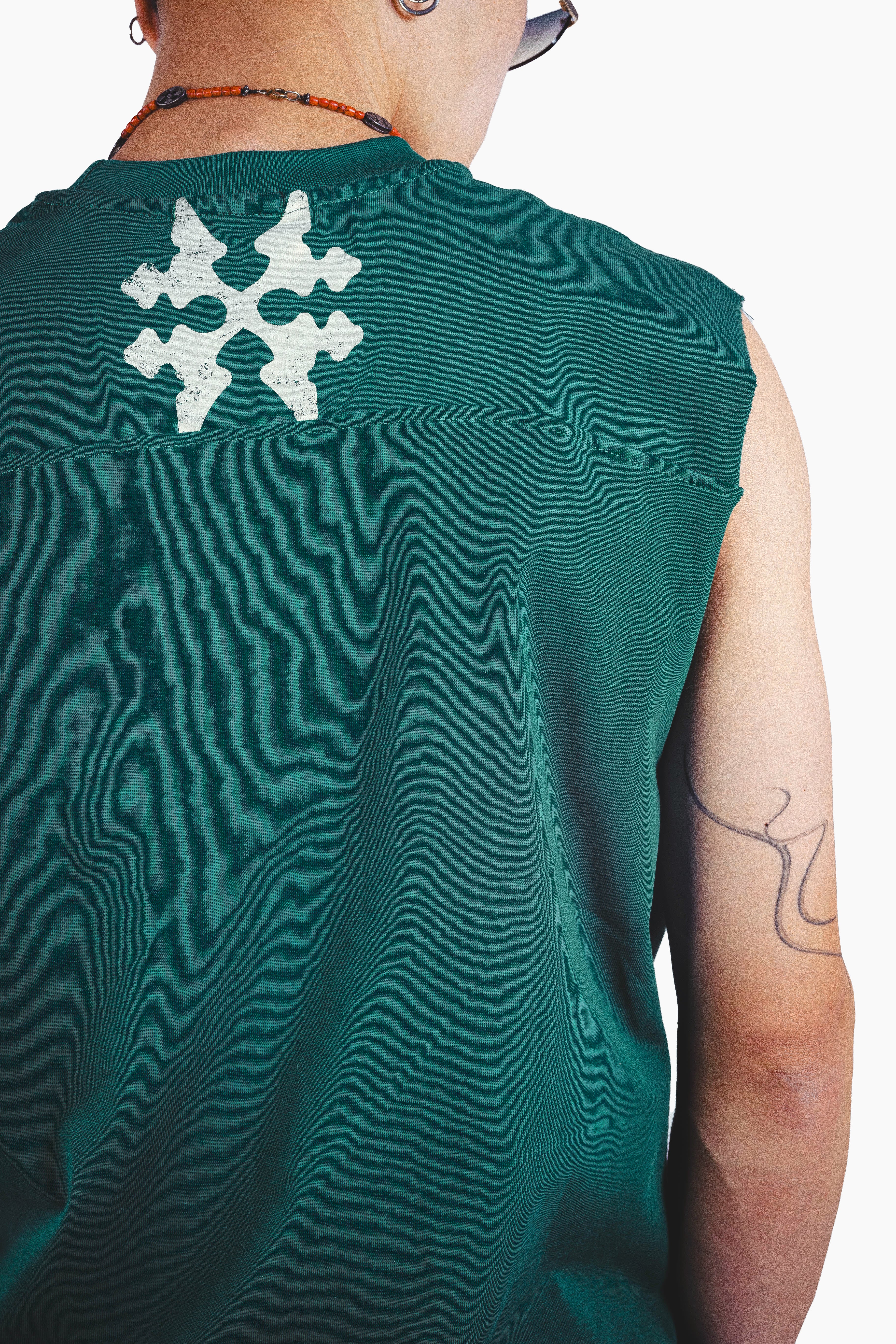 DRAPE SLEEVELESS TSHIRT GREEN UNISEX