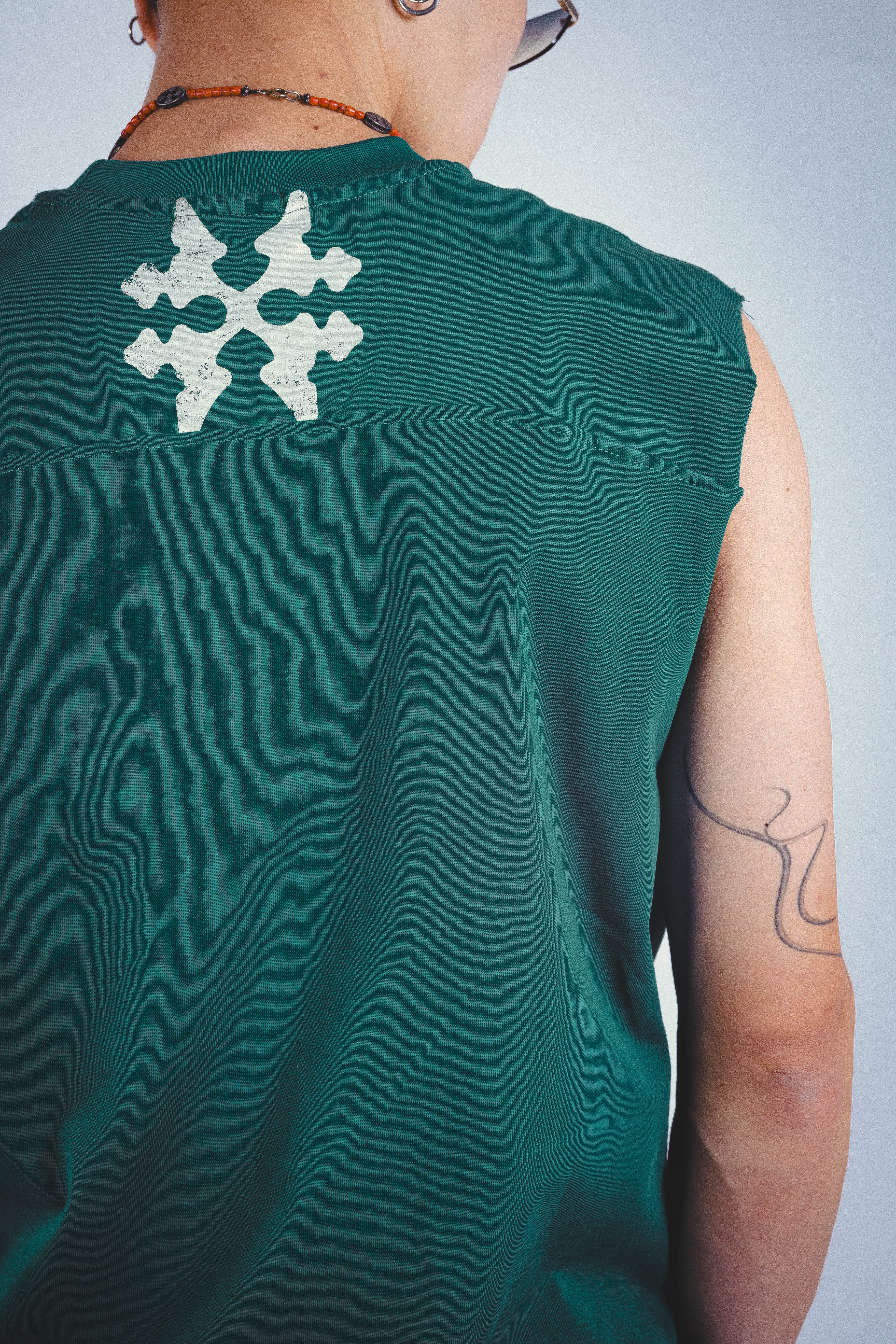 DRAPE SLEEVELESS TSHIRT GREEN UNISEX
