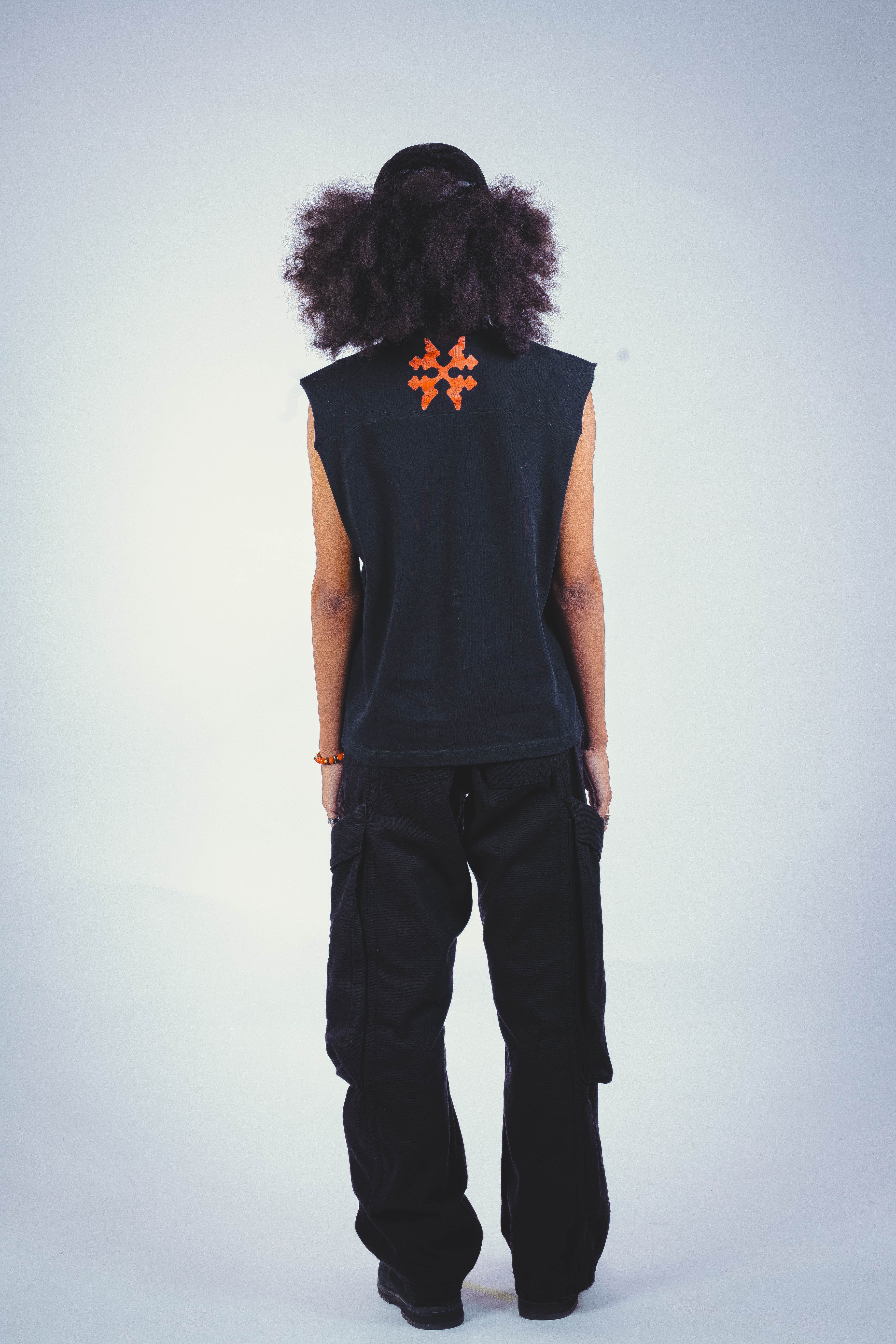 DRAPE SLEEVELESS TSHIRT BLACK UNISEX